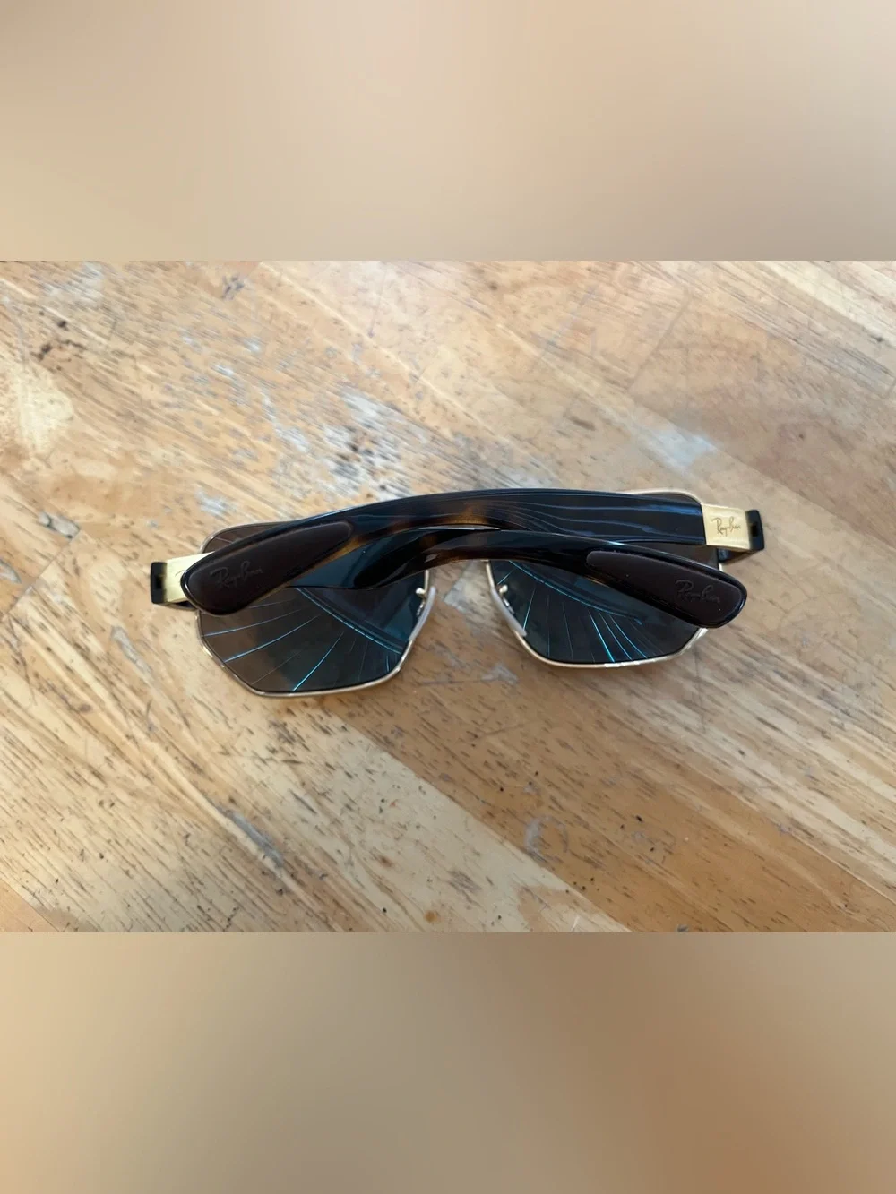 Raybans authentic sunglasses and case unisex
